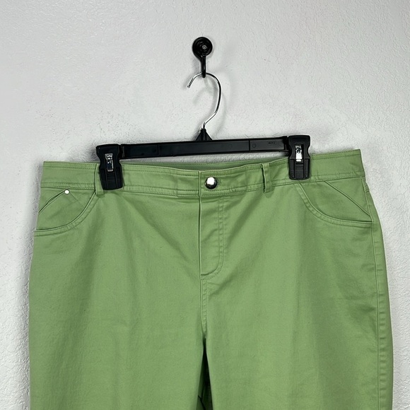 Crown & Ivy Women’s Light Green Trousers Slip On Sz 14 Career Office Core Chic - Picture 6 of 8